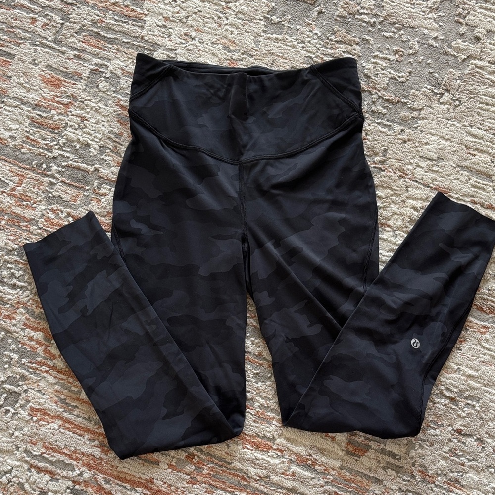 Lululemon Black Camo 25” high rise leggings